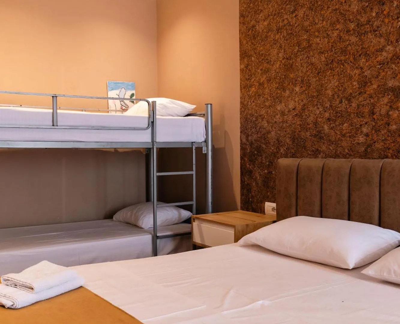 Lider Hotel クサミル