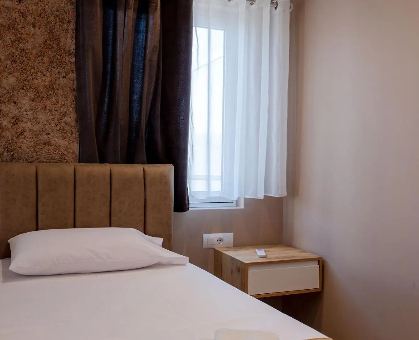 Lider Hotel クサミル